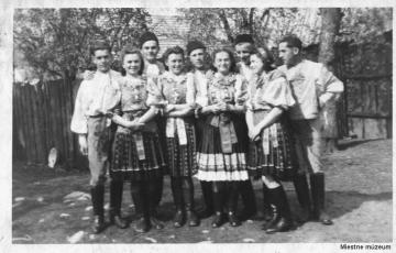 Turianska mládež r.1945 Turianska mládež r.1945