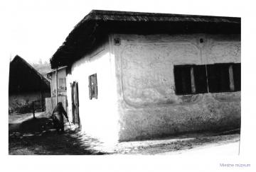 Líške (Kuseké) dom aj s jej poslednou majiteľkou , Líške (Kuseké) dom aj s jej poslednou majiteľkou ,