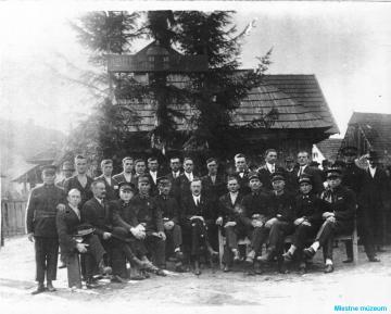 Oslavy X.výročia vzniku ČSR na námestí v r.1928 Oslavy X.výročia vzniku ČSR na námestí v r.1928