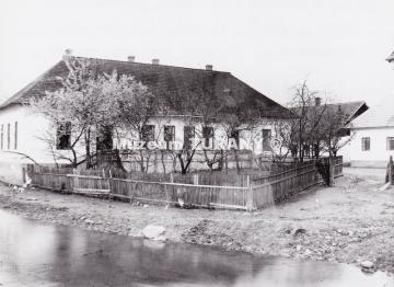 Evanjelická škola - r.1927 Evanjelická škola - r.1927