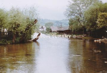 Pohľad od starej lavice pri Knoškov nahor - r.1975 Pohľad od starej lavice pri Knoškov nahor - r.1975