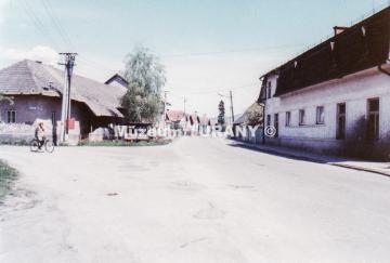 Stará budova MNV a Urbár - r.1990 Stará budova MNV a Urbár - r.1990