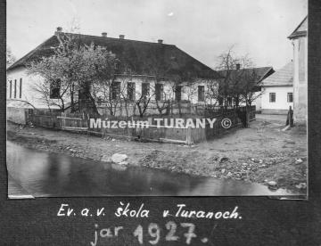 Evanjelická škola - r.1927 Evanjelická škola - r.1927